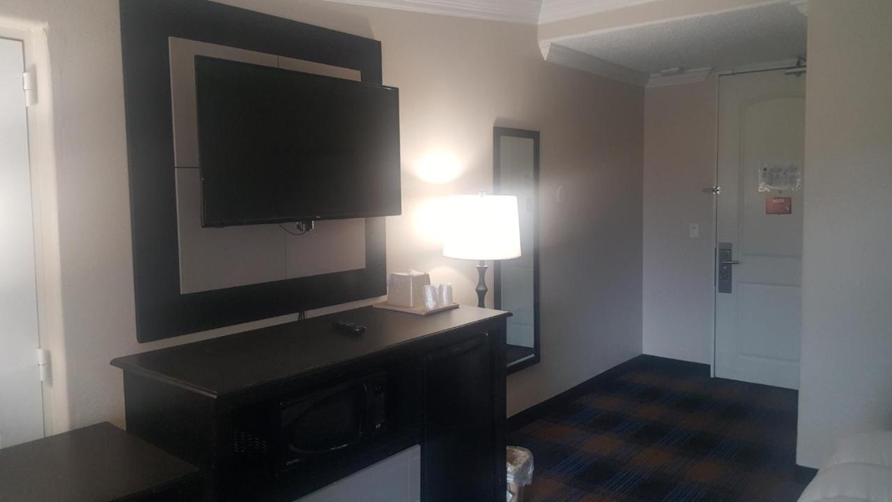 Regency & Hotel Pensacola