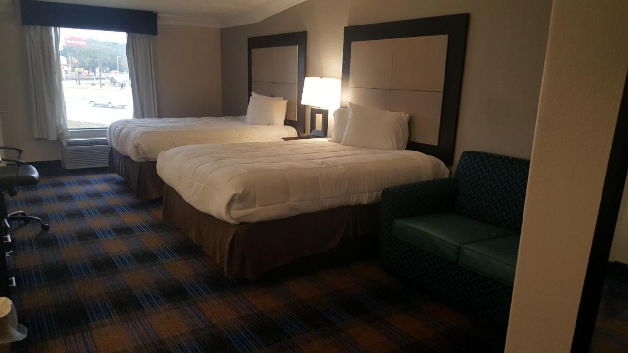 Regency & 2* Pensacola