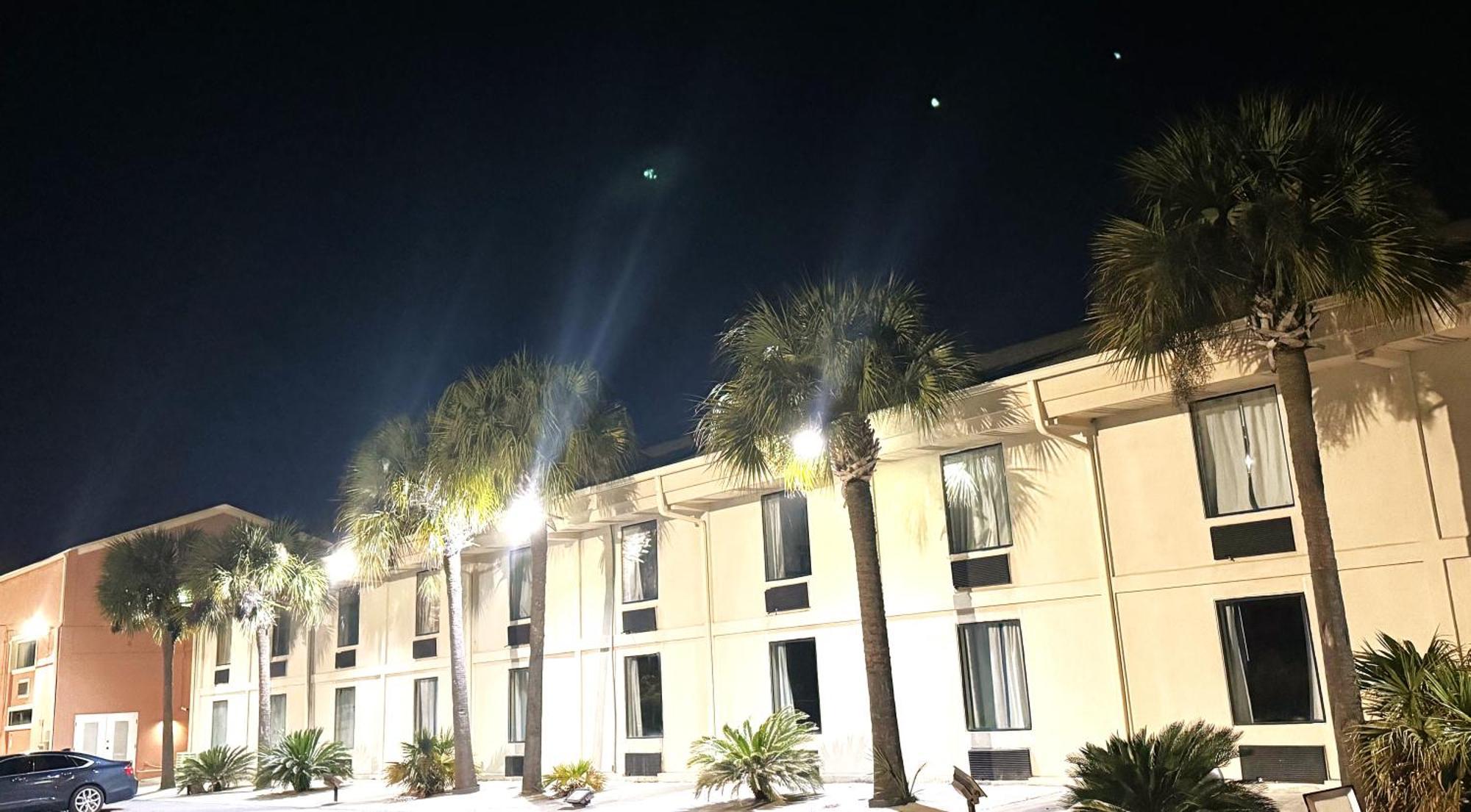 Hotel Regency &